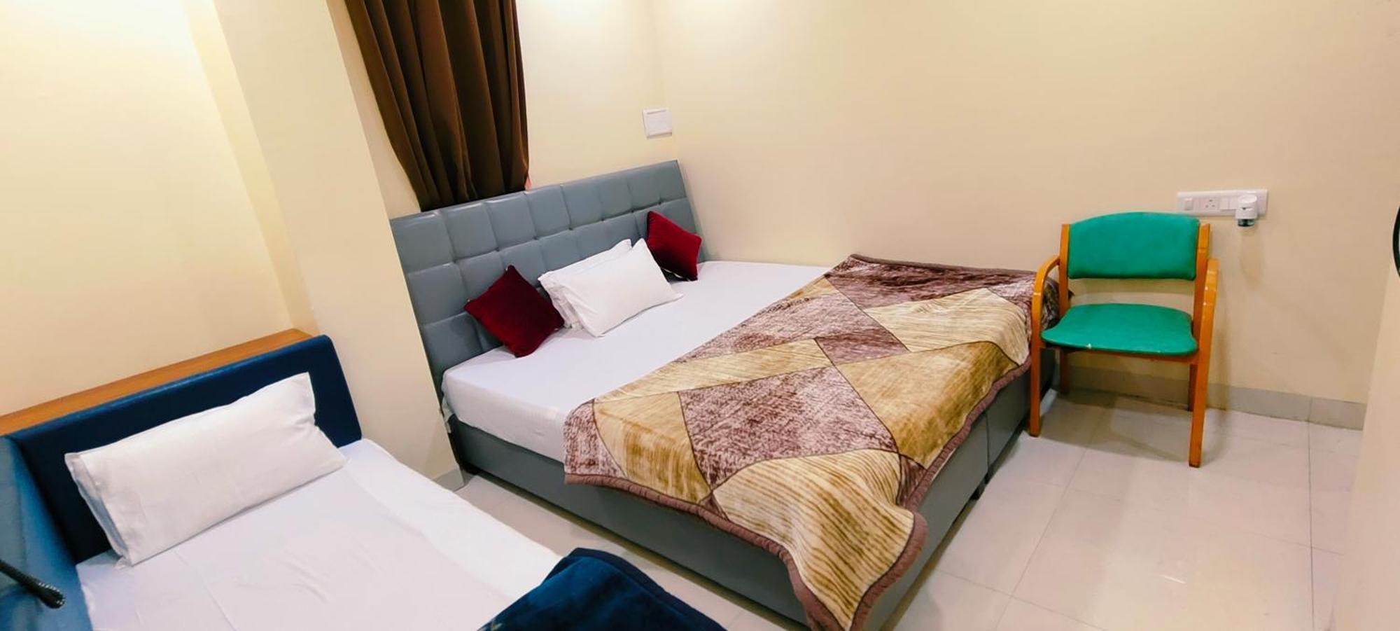 Shri Shiv Ganga Bhakt Niwas Hotell Ujjain Eksteriør bilde