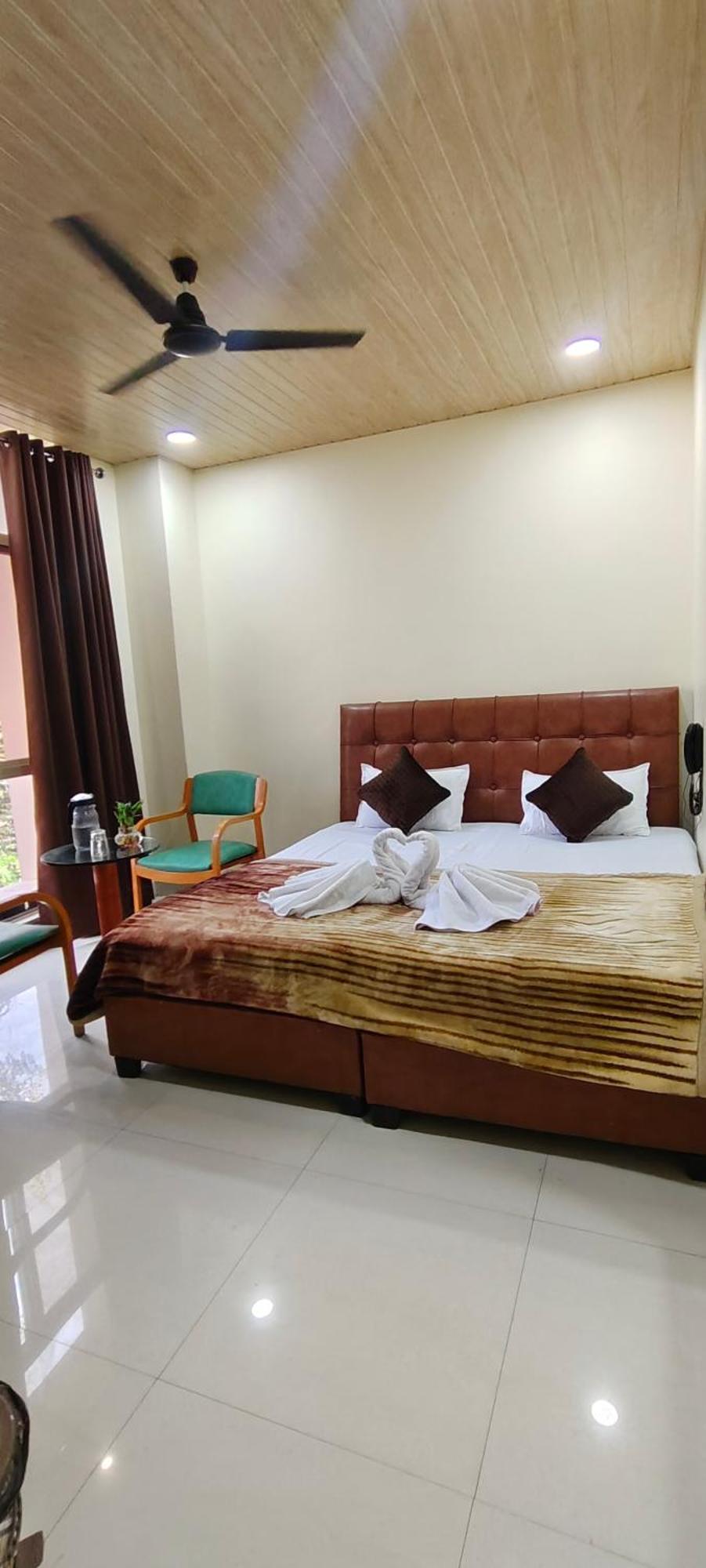 Shri Shiv Ganga Bhakt Niwas Hotell Ujjain Eksteriør bilde