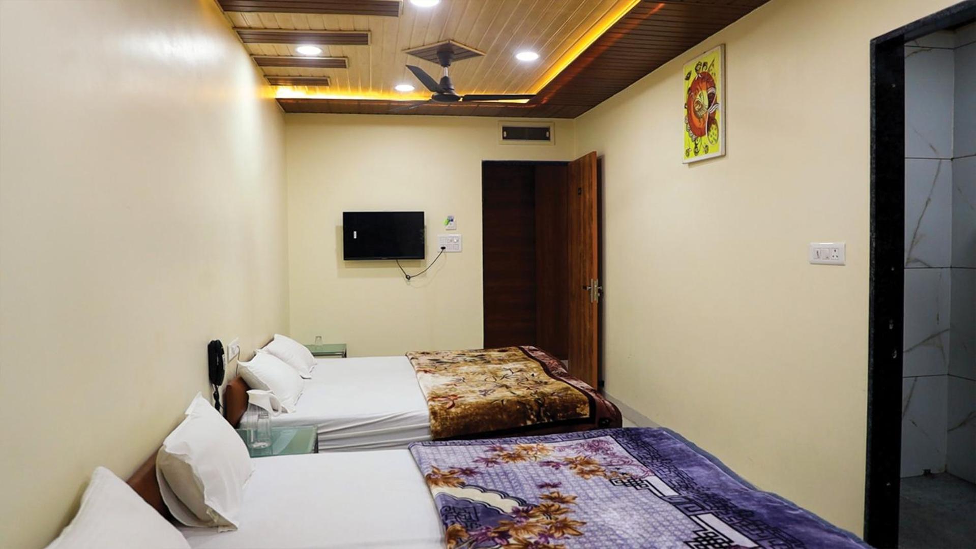 Shri Shiv Ganga Bhakt Niwas Hotell Ujjain Eksteriør bilde