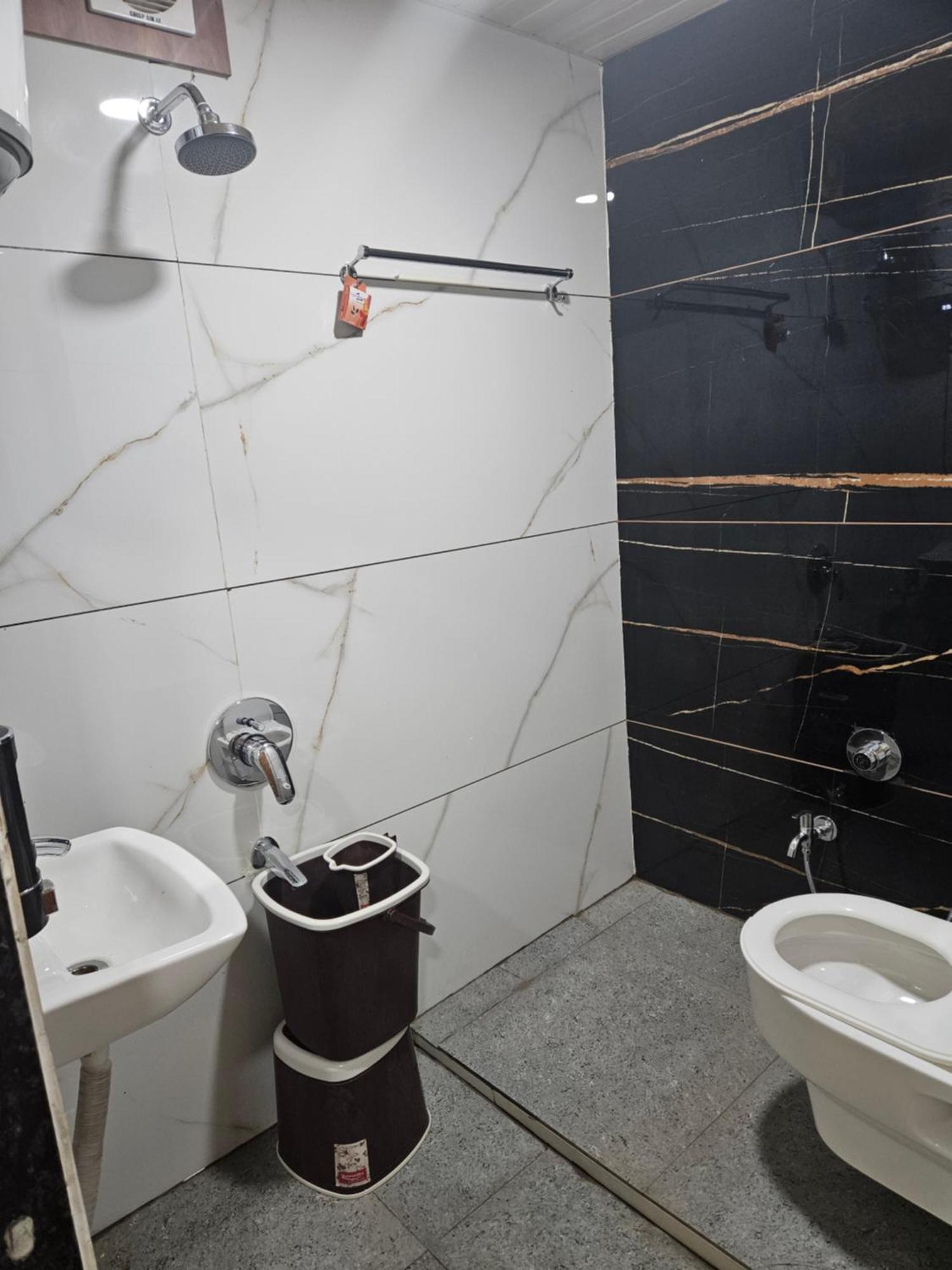 Shri Shiv Ganga Bhakt Niwas Hotell Ujjain Eksteriør bilde